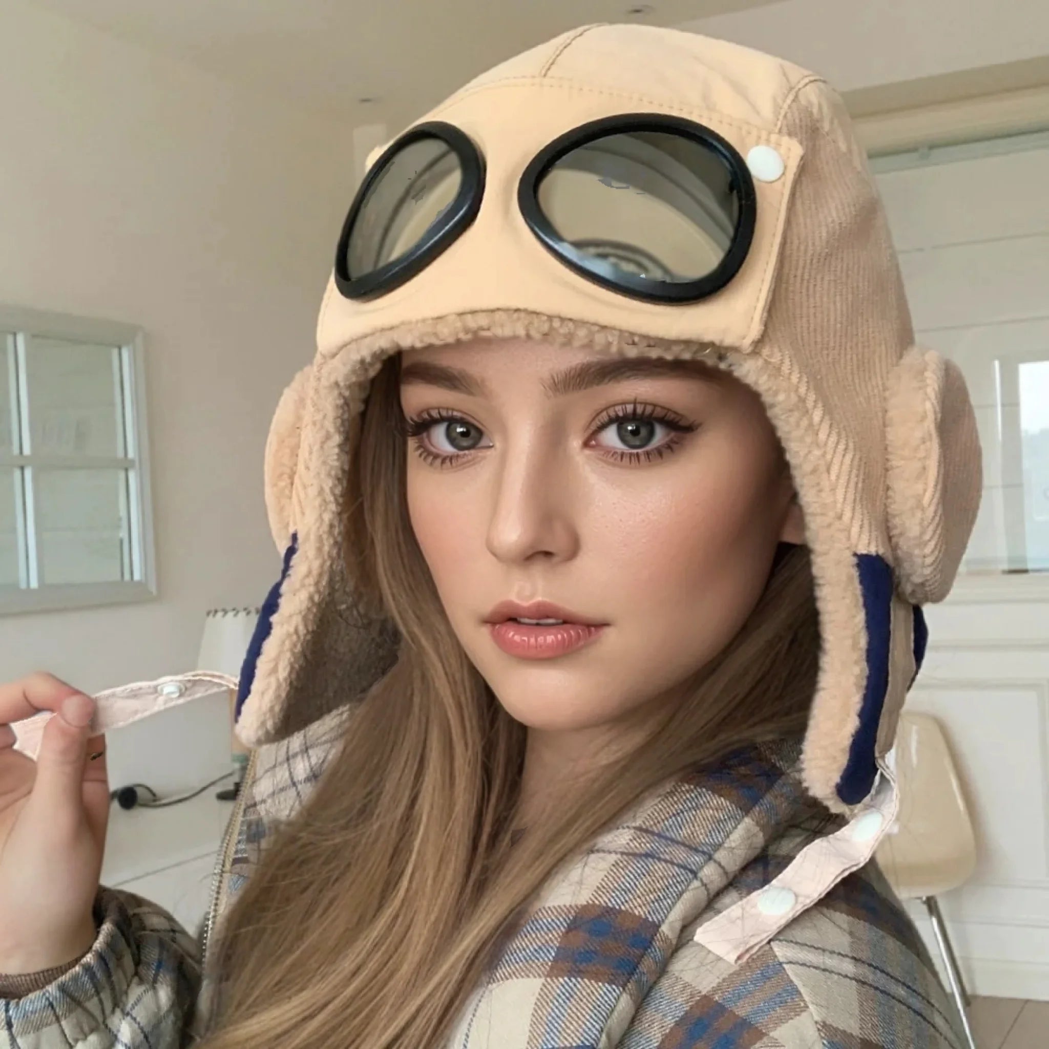 Hot Sale Women Warm Bomber Hats With Goggles Plush Fur Winter Hat With Earflap Winter Chic Cap